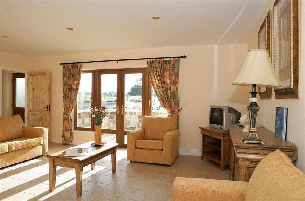 East Clare Golf Village Bodyke Exterior foto