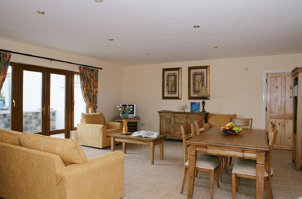 East Clare Golf Village Bodyke Exterior foto