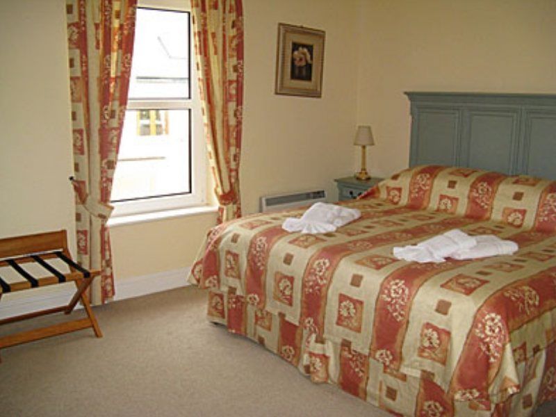 East Clare Golf Village Bodyke Exterior foto