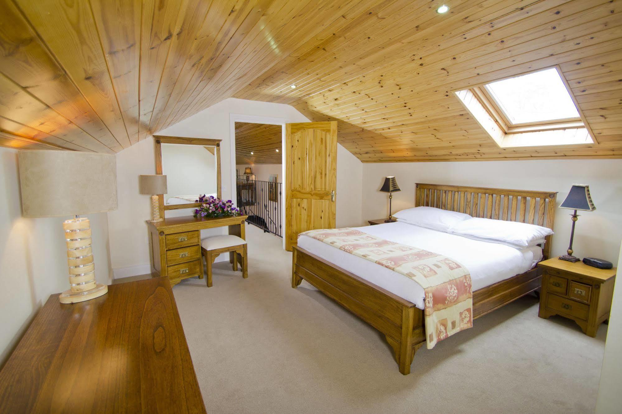 East Clare Golf Village Bodyke Exterior foto
