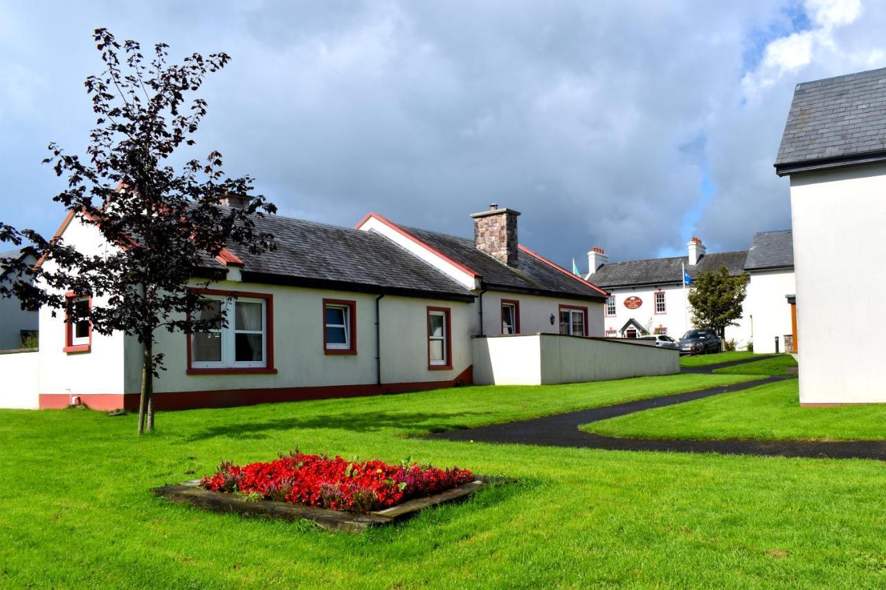 East Clare Golf Village Bodyke Exterior foto