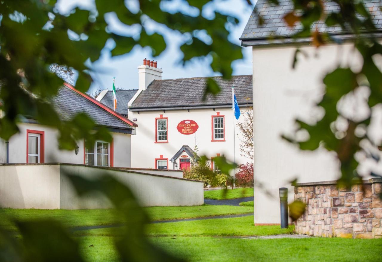 East Clare Golf Village Bodyke Exterior foto