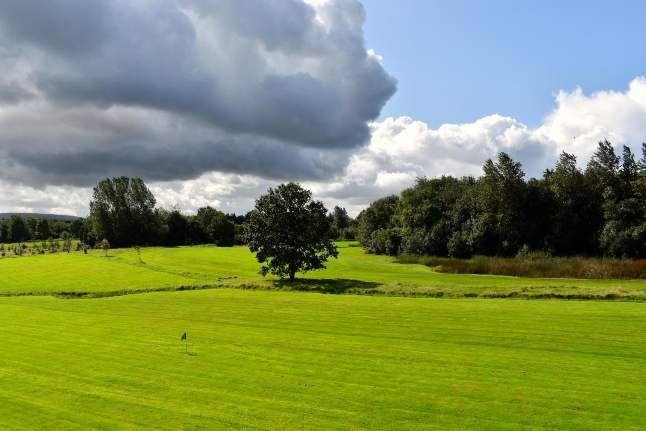 East Clare Golf Village Bodyke Exterior foto