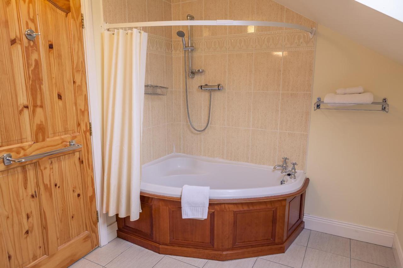 East Clare Golf Village Bodyke Exterior foto