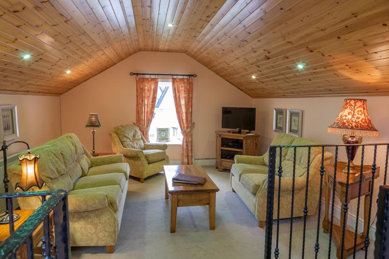 East Clare Golf Village Bodyke Exterior foto